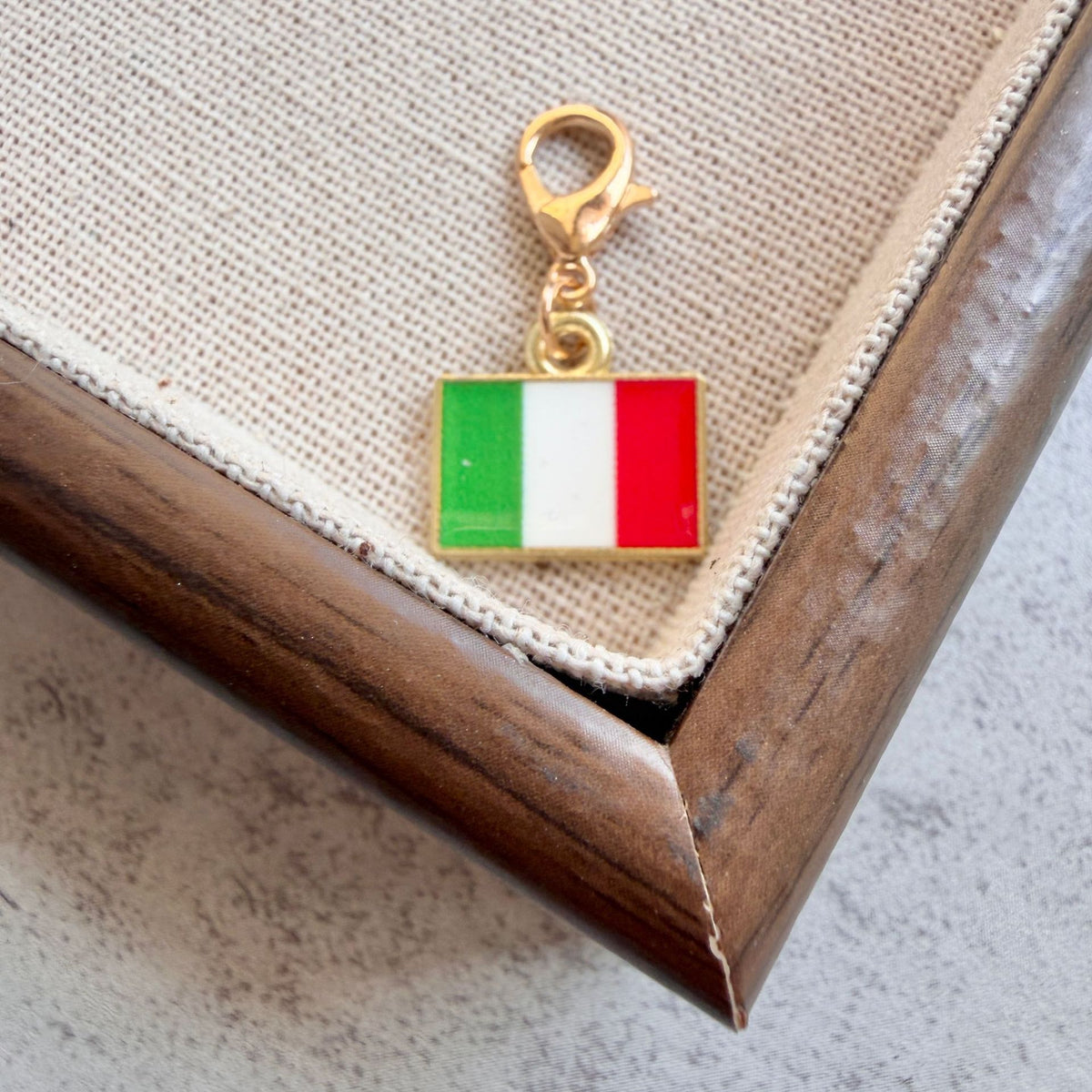 Emaliowany brelok z flagą - 20 wariantów