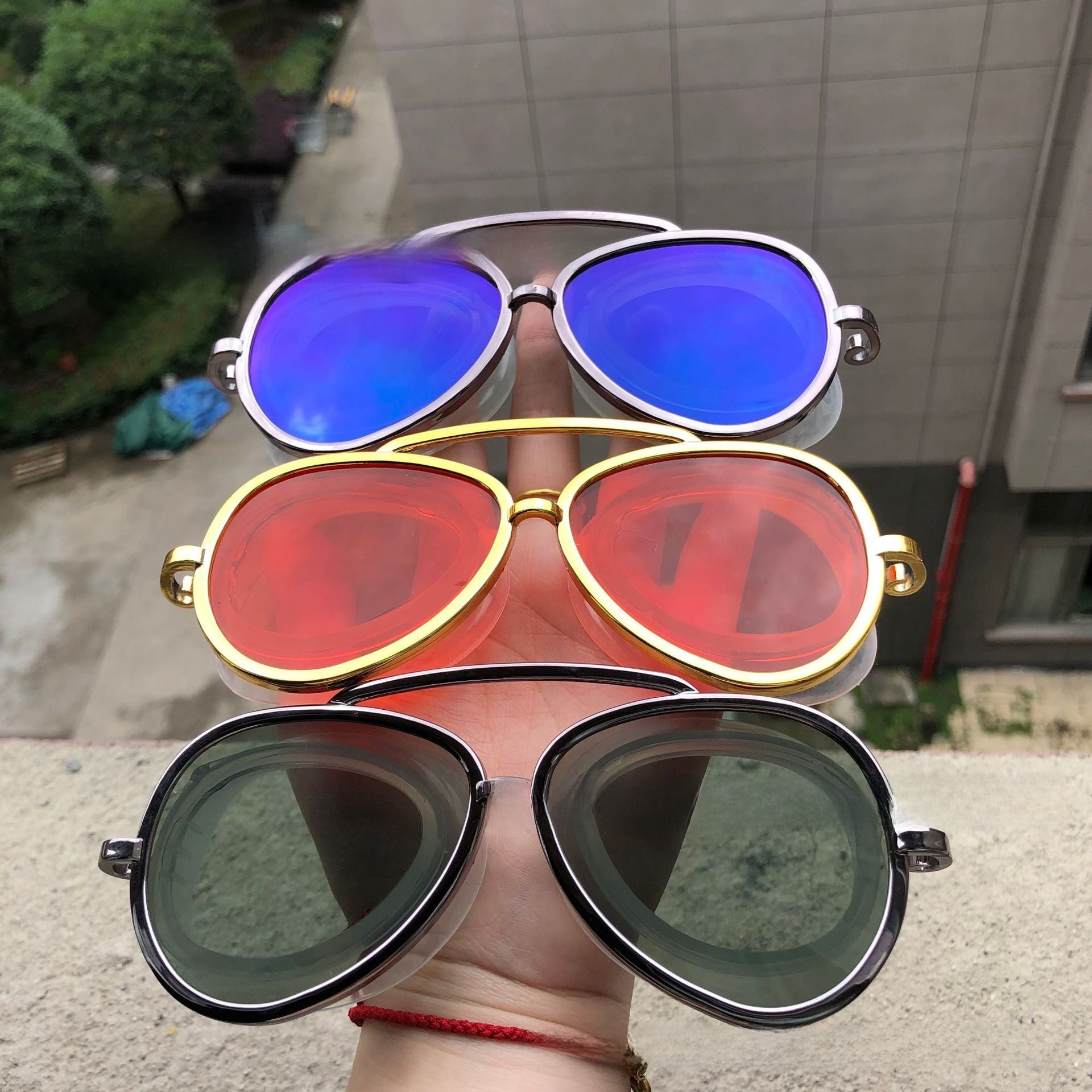 Full-view anti-fog swimming goggles