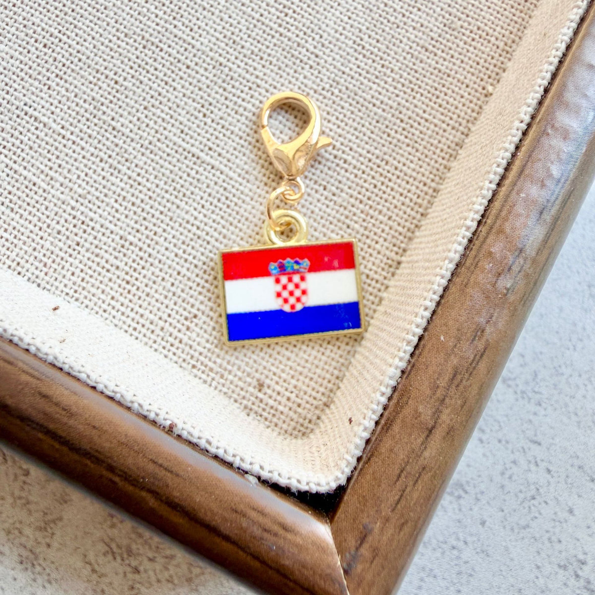 Emaliowany brelok z flagą - 20 wariantów